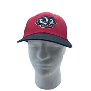 Vtg‎ Wisconsin Badgers Youth Baseball Cap Red Black Embroidered Logo Going Yard